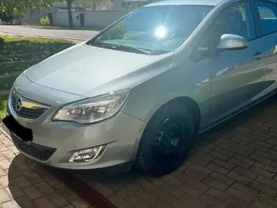 Occasion Opel Astra Edition 140 ch (102 kW) 2010 Gris Berline