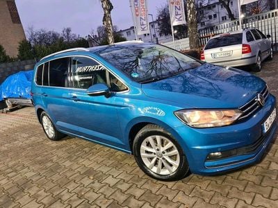 Blau Gebraucht 2018 VW Touran Van / Kleinbus | 18.900 € (Fairer Preis)