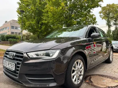 Gebraucht Audi A3 Attraction 110 PS (80 kW) 2015 Braun Limousine