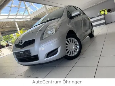 Usata Toyota Yaris Cool 69 CV (50 kW) 2009 Argento Utilitaria