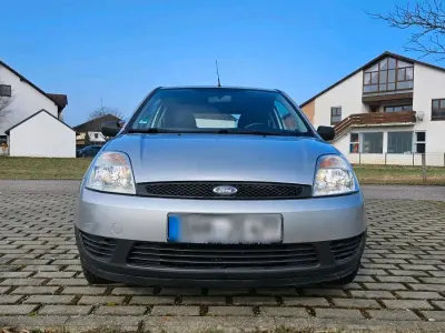 Gebraucht Ford Fiesta 60 PS (44 kW) 2004 Silber Kleinwagen