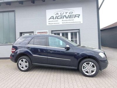 Second-hand Mercedes ML300 190 CP (139 kW) 2010 Albastru SUV