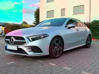 Gebraucht Mercedes A250 AMG line 224 PS (164 kW) 2019 Silber Limousine
