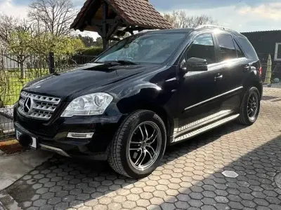 Gebraucht Mercedes ML300 204 PS (150 kW) 2010 Schwarz SUV
