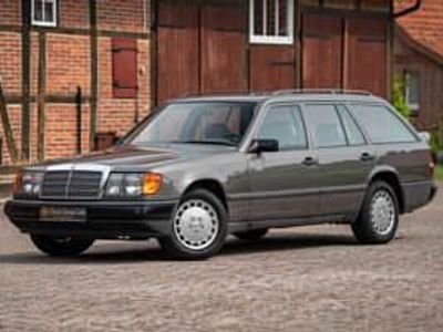 Grau Gebraucht 1989 Mercedes 200 Kombi | 14.900 €