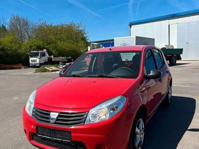 Second-hand Dacia Sandero 75 CP (55 kW) 2009 Roșu Berlinǎ