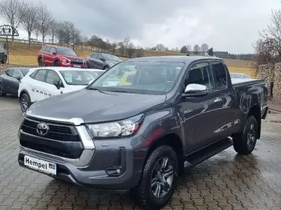 Nowe Toyota HiLux 204 KM (150 kW) 2026 Szary Pickup