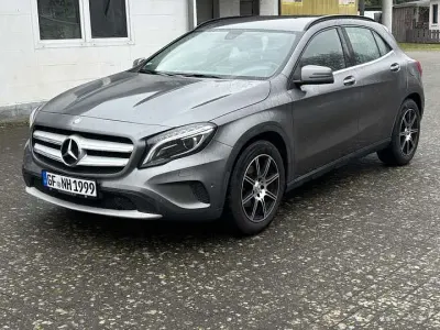 Gebraucht Mercedes GLA220 170 PS (125 kW) 2013 Grau SUV