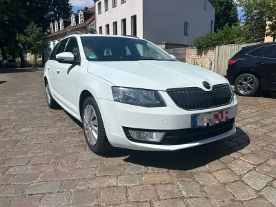 Gebraucht Skoda Octavia Ambition 105 PS (77 kW) 2015 Weiß Kombi