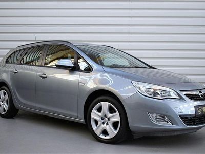 Gebraucht Opel Astra Design Edition 140 PS (102 kW) 2011 Silber Limousine
