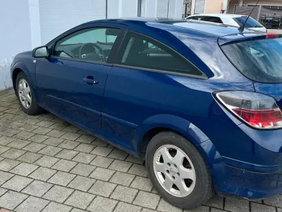 Gebraucht Opel Astra 85 PS (62 kW) 2008 Blau Kleinwagen