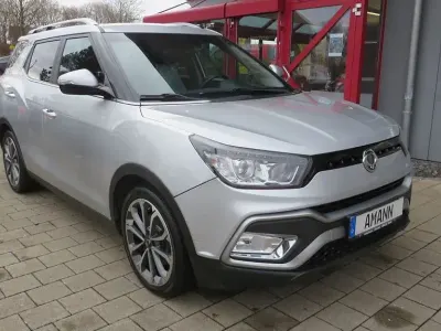 Usata SsangYong XLV 128 CV (94 kW) 2017 Argento SUV
