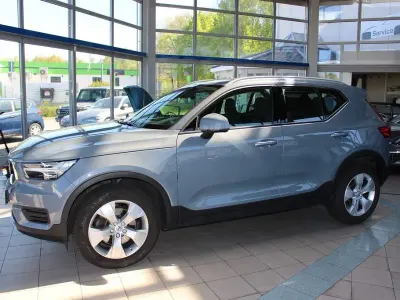 Gebraucht Volvo XC40 Momentum 129 PS (94 kW) 2021 Grau SUV