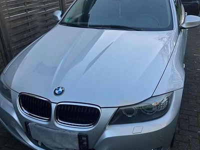 Gebraucht BMW 320 170 PS (125 kW) 2009 Silber Limousine