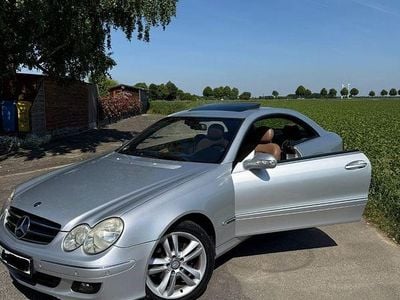 Usado Mercedes CLK220 Avantgarde 150 HP (110 kW) 2007 Prateado Coupé