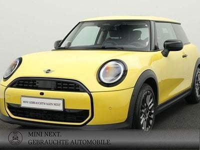Second-hand Mini Cooper Classic 156 CP (114 kW) 2024 Galben Hatchback