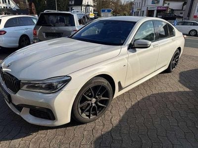 Gebraucht BMW 750 Shadowline 400 PS (294 kW) 2017 Weiß Limousine