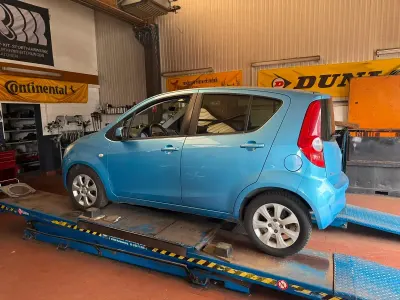 Gebraucht Opel Agila 85 PS (62 kW) 2009 Blau Kleinwagen