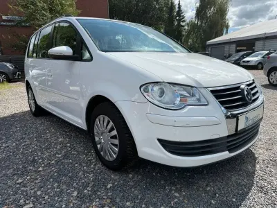 Gebraucht VW Touran 140 PS (102 kW) 2010 Weiß Van / Kleinbus
