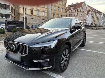 Gebraucht Volvo XC60 Momentum 235 PS (172 kW) 2022 Schwarz SUV