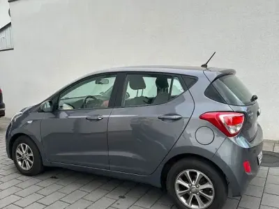 Gebraucht Hyundai i10 YES! Gold 67 PS (49 kW) 2015 Grau Kleinwagen