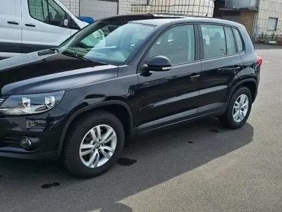 Gebraucht VW Tiguan Trendline 122 PS (89 kW) 2013 Schwarz SUV