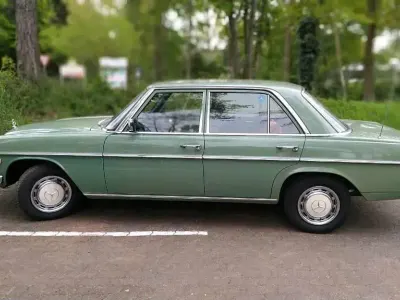 Gebraucht Mercedes W115 54 PS (39 kW) 2026 Grün Limousine