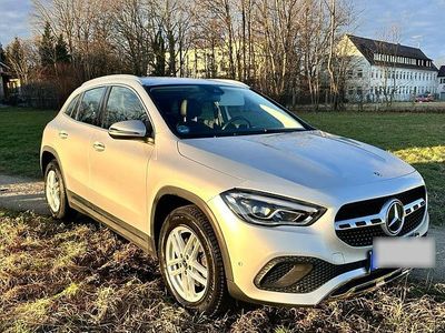 Gebraucht Mercedes GLA200 163 PS (119 kW) 2021 Silber SUV