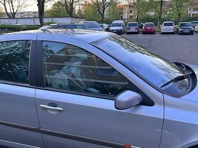 Second-hand Renault Laguna II Expression 207 CP (152 kW) 2001 Albastru Berlinǎ