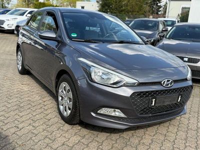 Usata Hyundai i20 Trend 101 CV (74 kW) 2015 Grigio Berlina