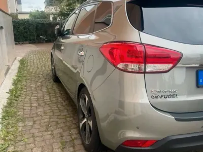 Gebraucht Kia Carens 141 PS (103 kW) 2016 Beige Van / Kleinbus