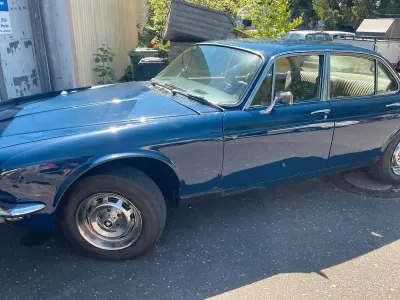 Gebraucht Jaguar XJ6 240 PS (176 kW) 1974 Blau Limousine