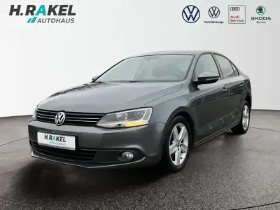 Gebraucht VW Jetta Comfortline 160 PS (117 kW) 2011 Grau Limousine