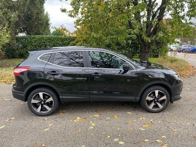 Schwarz Gebraucht 2016 Nissan Qashqai N-Connecta SUV | 9.400 € (Guter Preis)