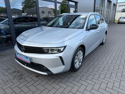 Gebraucht Opel Astra Elegance 131 PS (96 kW) 2023 Silber Kleinwagen