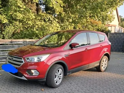 Gebraucht Ford Kuga 120 PS (88 kW) 2019 Rot SUV