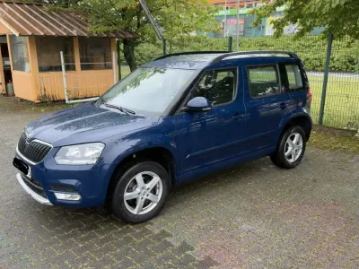 Gebraucht Skoda Yeti Active 105 PS (77 kW) 2015 Blau SUV