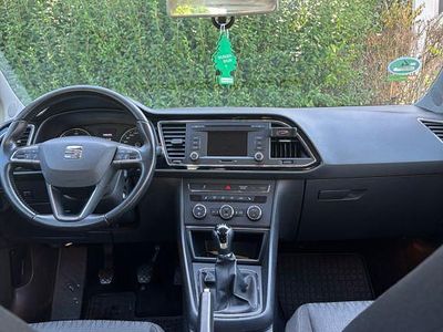 Weiß Gebraucht 2014 Seat Leon ST Style Kombi | 5.000 €