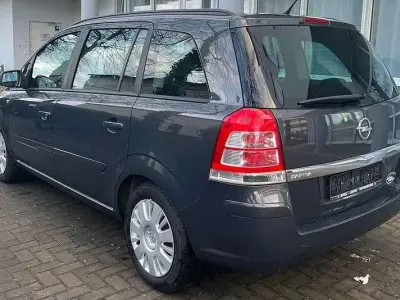 Gebraucht Opel Zafira Family 140 PS (102 kW) 2013 Grau Van / Kleinbus