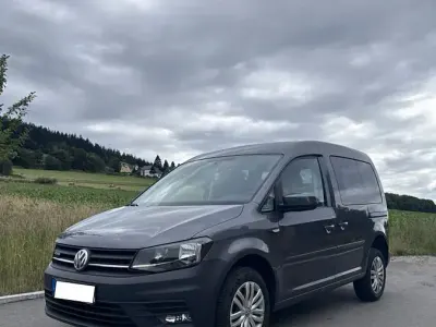 Gebraucht VW Caddy Trendline 122 PS (89 kW) 2017 Grau Van / Kleinbus