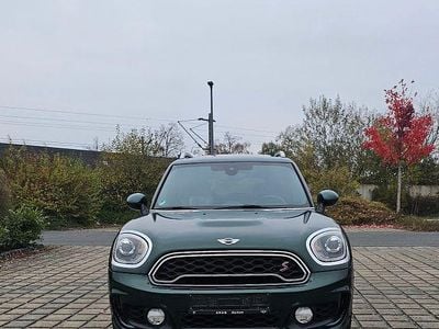 Grün Gebraucht 2017 Mini Countryman SUV | 19.500 €
