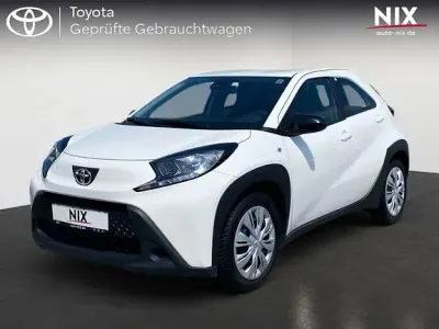 Gebraucht Toyota Aygo X X-play 72 PS (52 kW) 2023 Weiß SUV