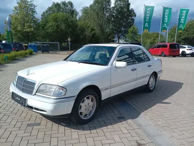 Gebraucht Mercedes C220 Elegance 150 PS (110 kW) 1994 Weiß Limousine