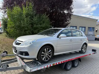 Gebraucht Opel Signum Edition 155 PS (114 kW) 2006 Starsilber iii m2 Kleinwagen