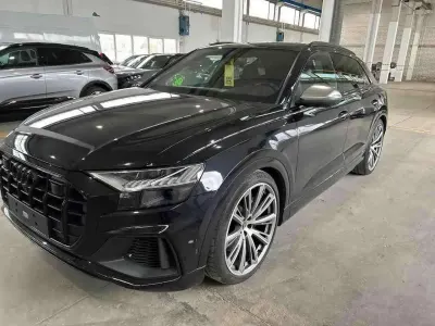 Gebraucht Audi SQ8 Ambiente 435 PS (319 kW) 2021 Orcaschwarz metallic SUV