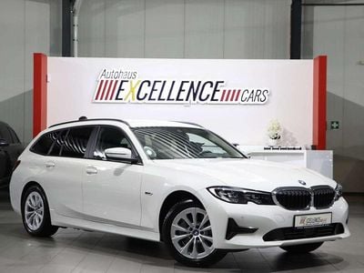 Gebraucht BMW 330e Advantage 292 PS (214 kW) 2022 Alpinweiss iii Kombi