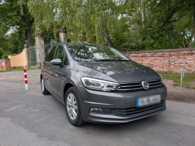 Gebraucht VW Touran Comfortline 150 PS (110 kW) 2020 Grau Van / Kleinbus
