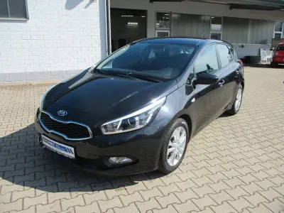 Gebraucht Kia Ceed Edition 7 99 PS (72 kW) 2015 Schwarz Kleinwagen