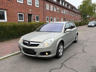 Usata Opel Signum 140 CV (102 kW) 2007 Oro Utilitaria
