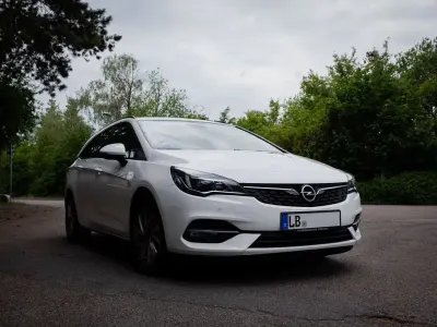 Gebraucht Opel Astra Edition 105 PS (77 kW) 2020 Weiß Kombi